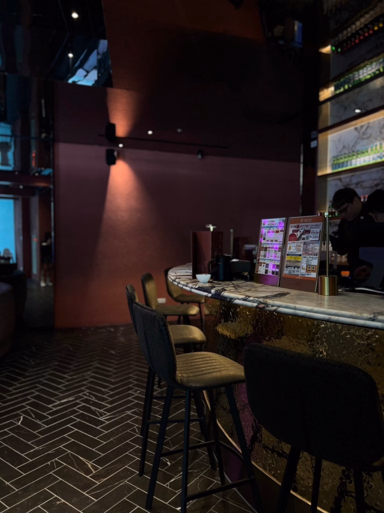 紫木槿韓餐酒館|單椅與卡座沙發角落座位